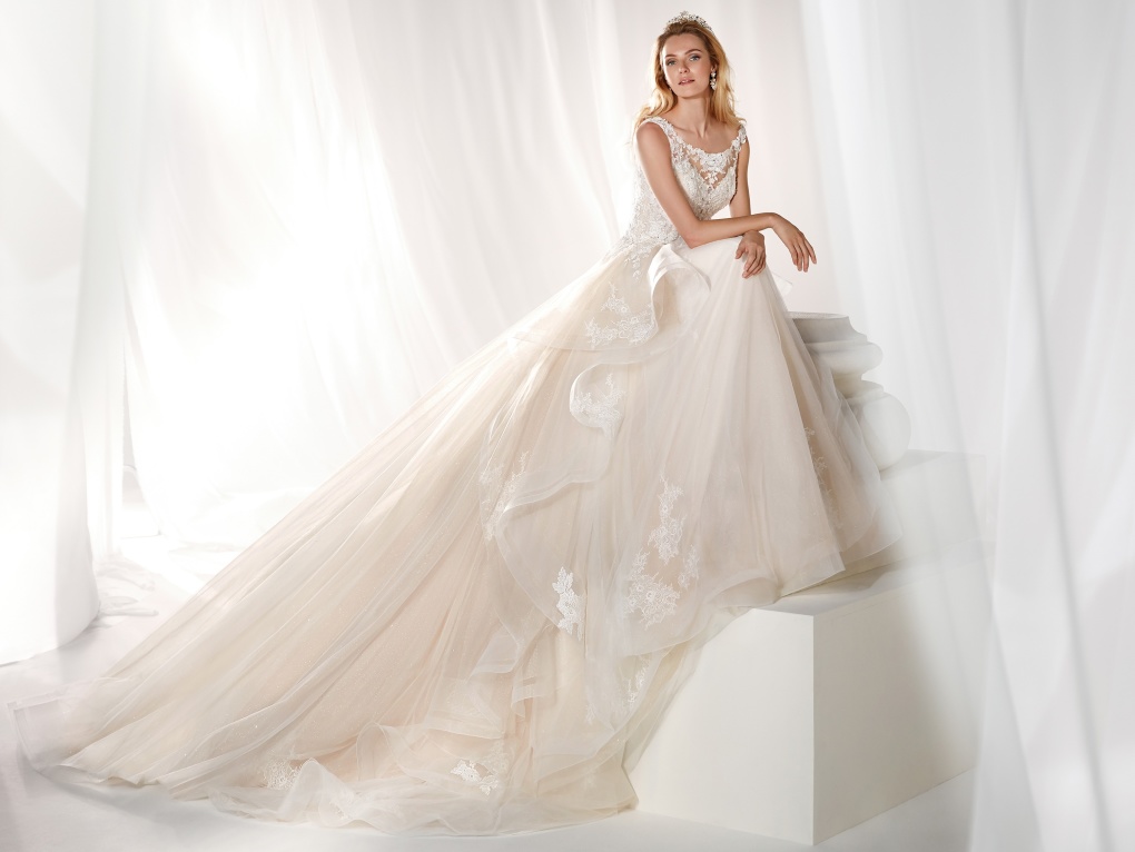 Für Ihre Märchenhochzeit- Brautkleid von Nicole Spose